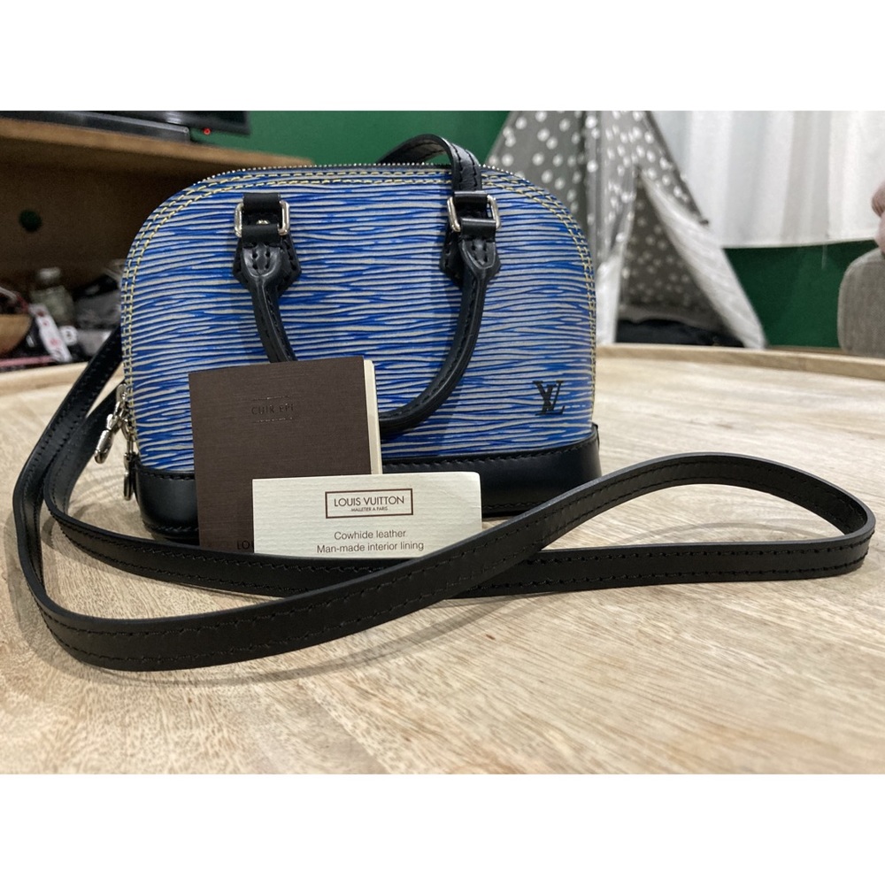 *SOLD* Louis Vuitton Epi Nano Alma